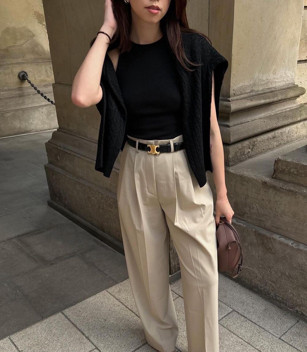 Elegant Leather Belt with Adjustable Length and Chic Gold Buckle