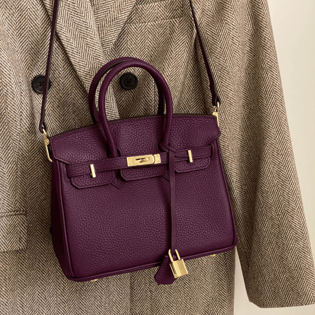 Sophisticated Leather Tote with Adjustable Strap and Generous Space