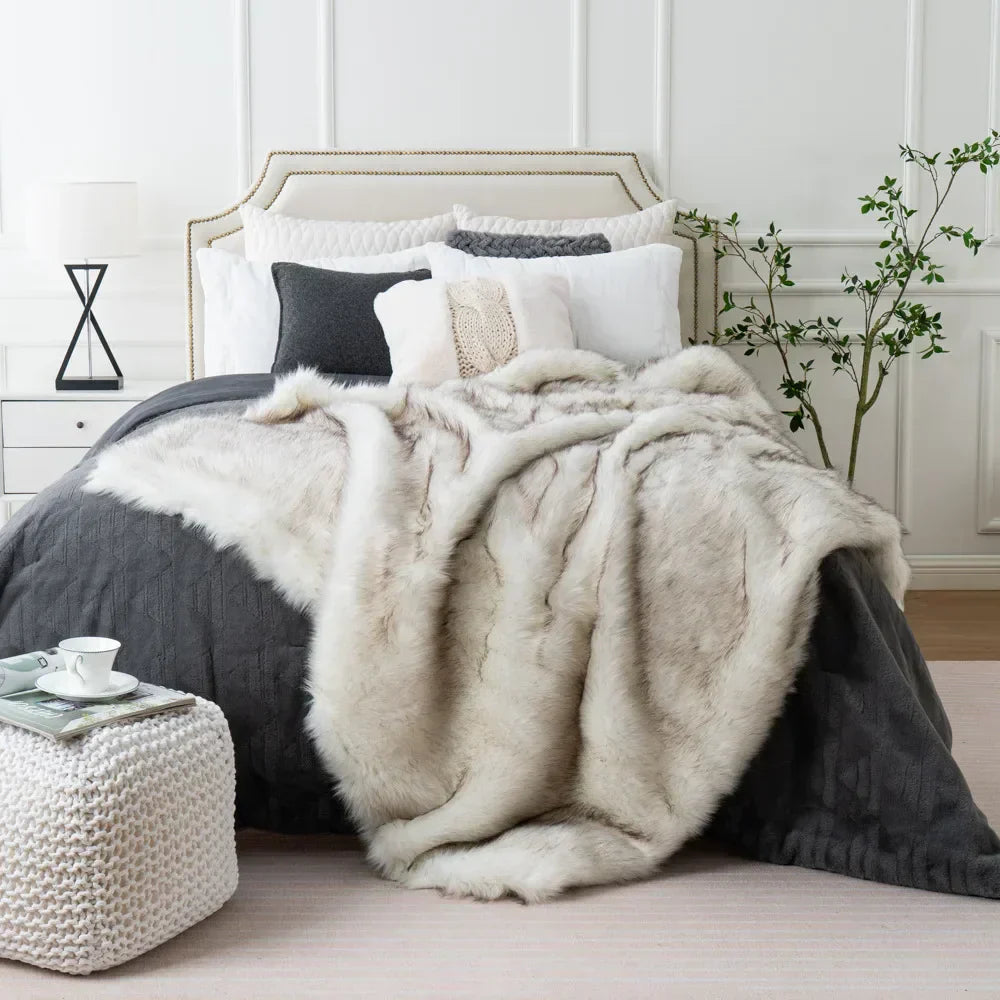 Plush Velvet Touch Throw Blanket for Cozy Elegance