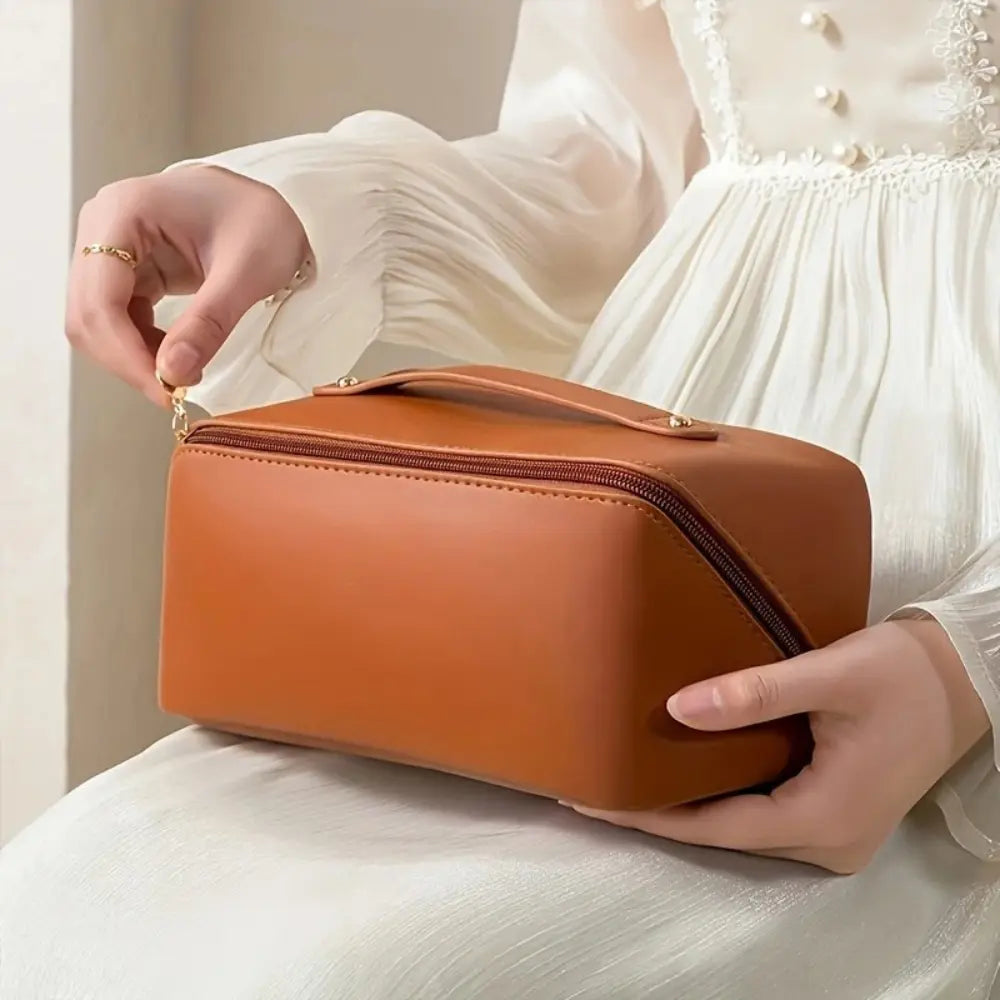 Chic Travel Cosmetic and Toiletry Organizer for Effortless Style