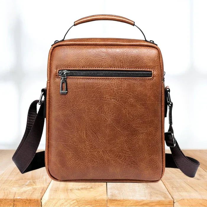 Chic Everyday Crossbody Bag in Premium Synthetic Leather