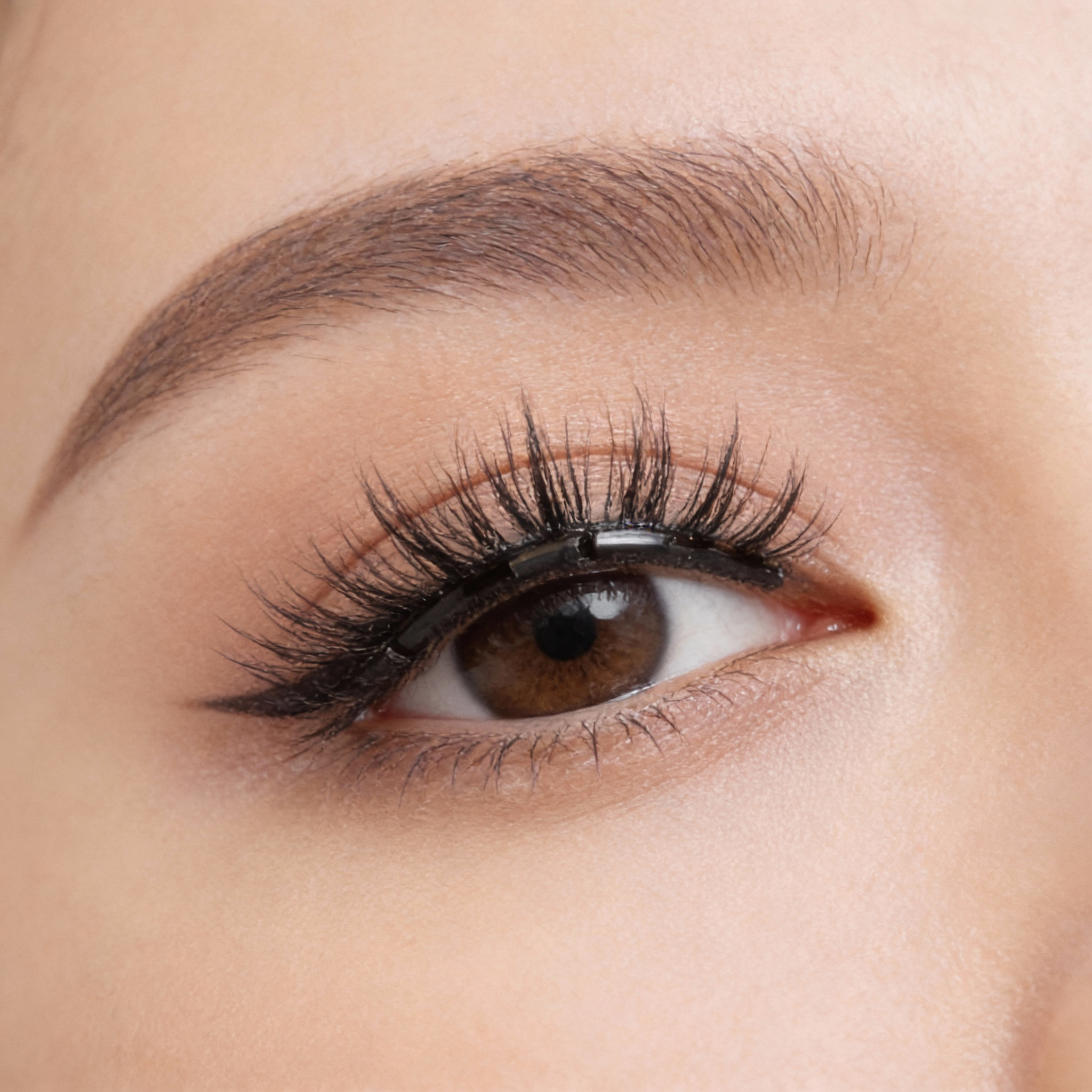 Reusable Magnetic Eyelash Set | Adhesive-Free | Hypoallergenic with Applicator