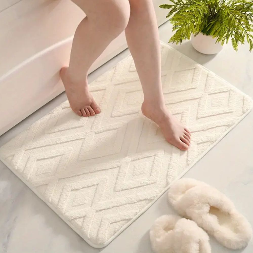 Luxurious Microfiber Bath Mat with Elegant Design