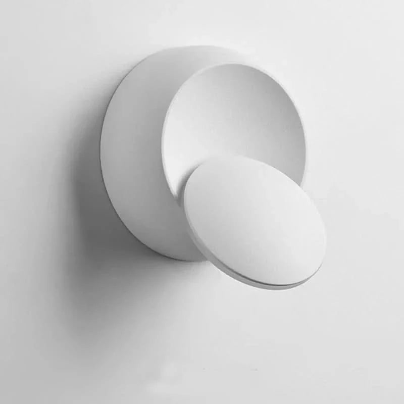 Elegant Adjustable Wall Light for Stylish Home Decor