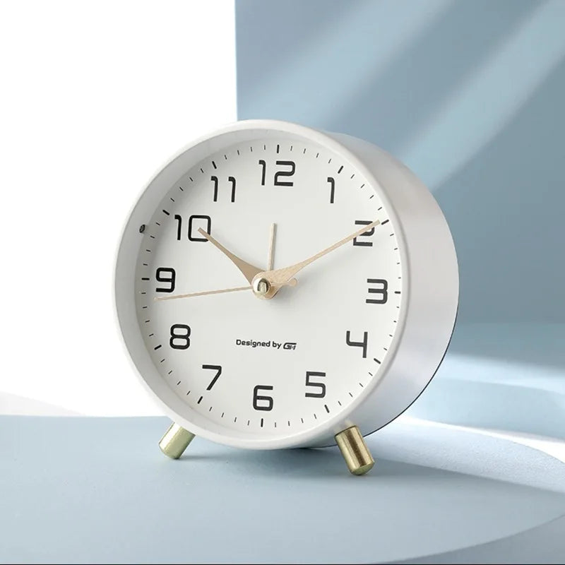 Serene Scandinavian Table Clock – A Touch of Minimalist Elegance