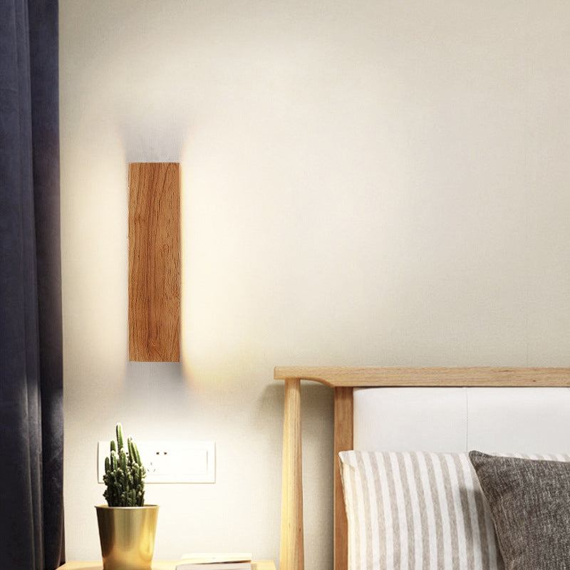 NatureGlow Solid Wood LED Wall Fixture – Minimalist Charm