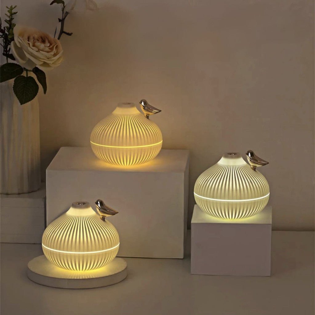 Compact USB Humidifier with LED Light and 300 ml Capacity