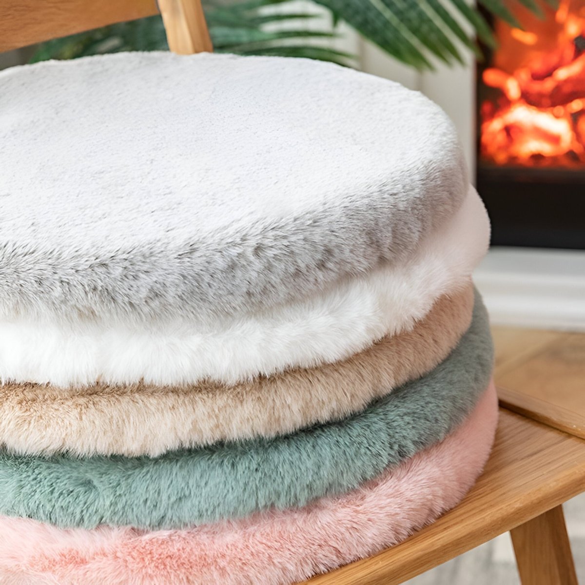 Cozy Comfort Round Cushion 45cm Soft Faux Fur for Chairs & Cars