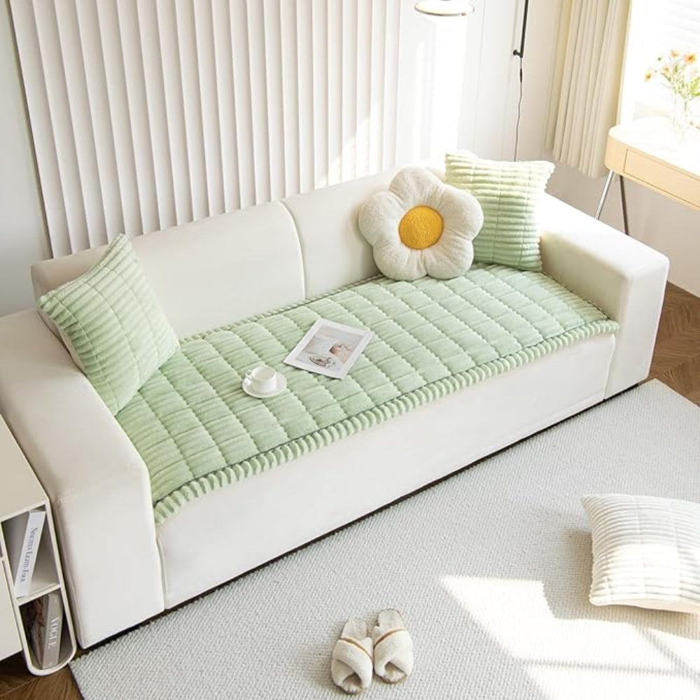 Luxurious Sofa Shield with Tailored Edges – Cozy Microfiber Cover for Pets