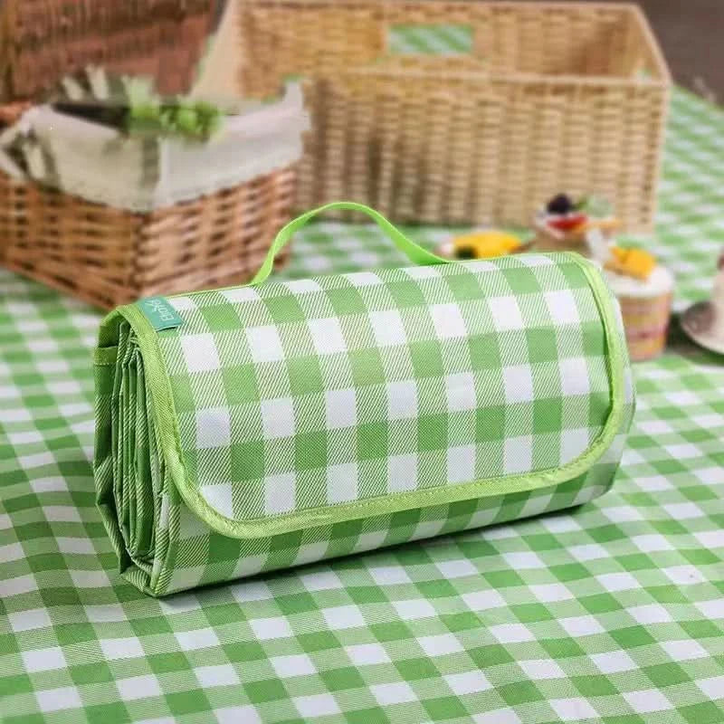 Spacious Outdoor Beach Blanket for Family Gatherings and Travel