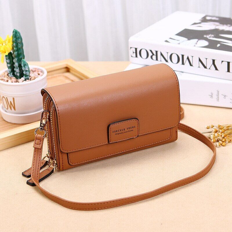 Chic Leather Crossbody Bag for Effortless Style and Function