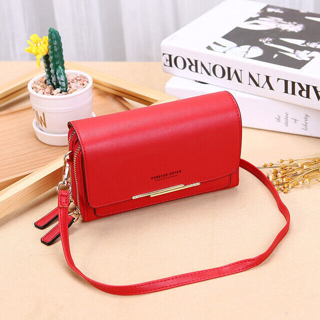 Chic Leather Crossbody Bag for Effortless Style and Function