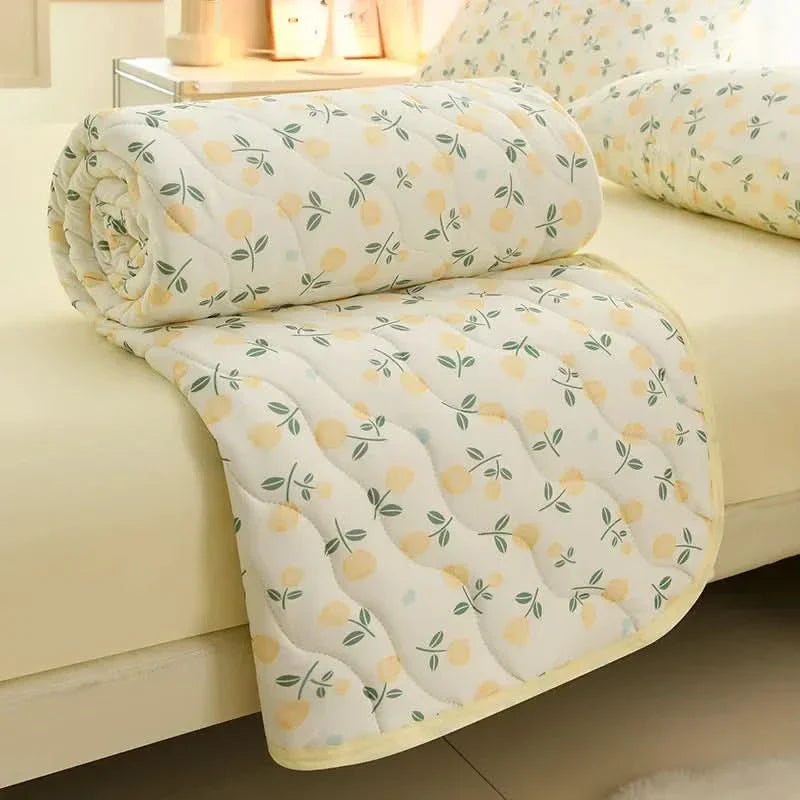 Floral Summer Comfort Blanket – Soft and Breathable Design