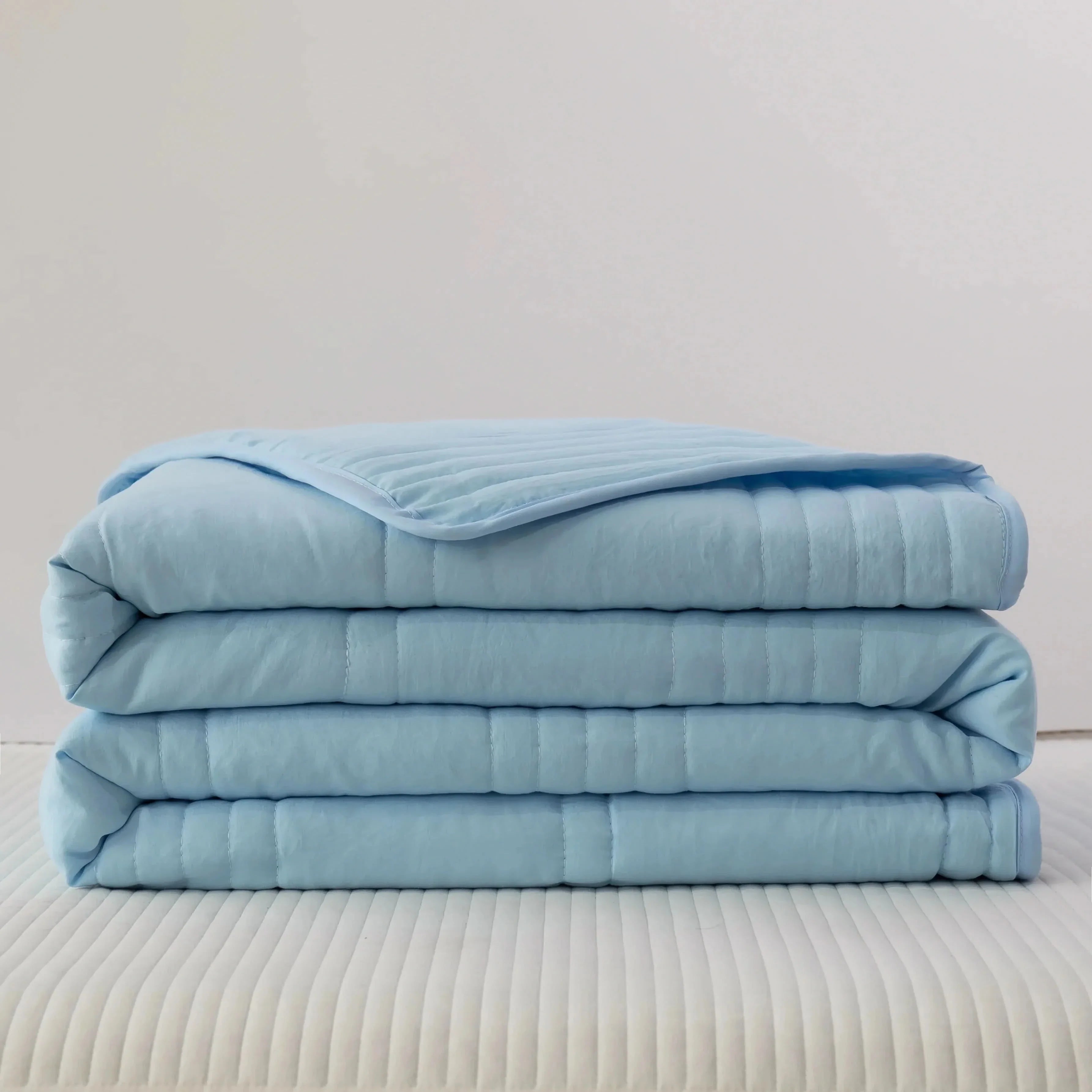 Soft and Breathable Thin Cooling Blanket for Comfortable Sleep