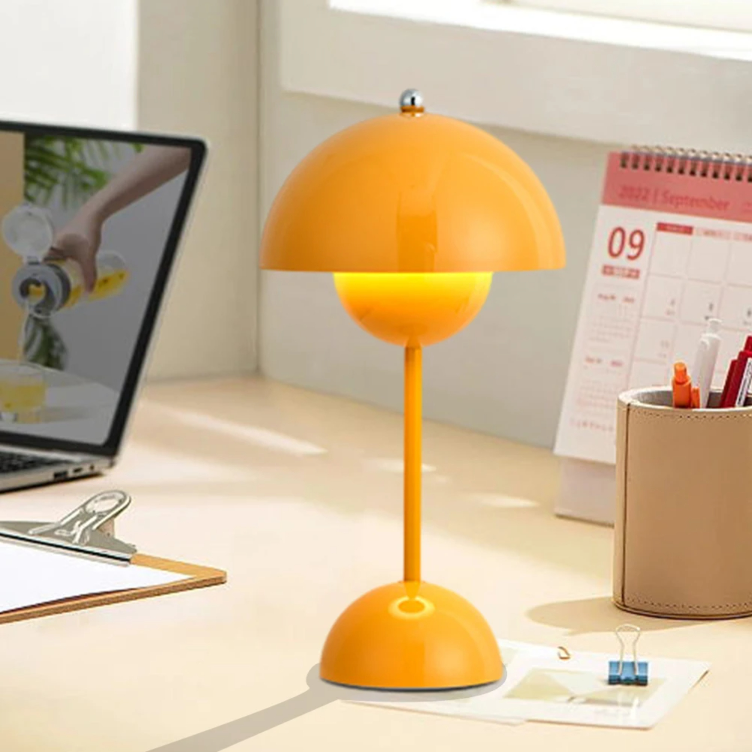 Rechargeable Touch-Controlled LED Table Lamp in Mushroom Shape