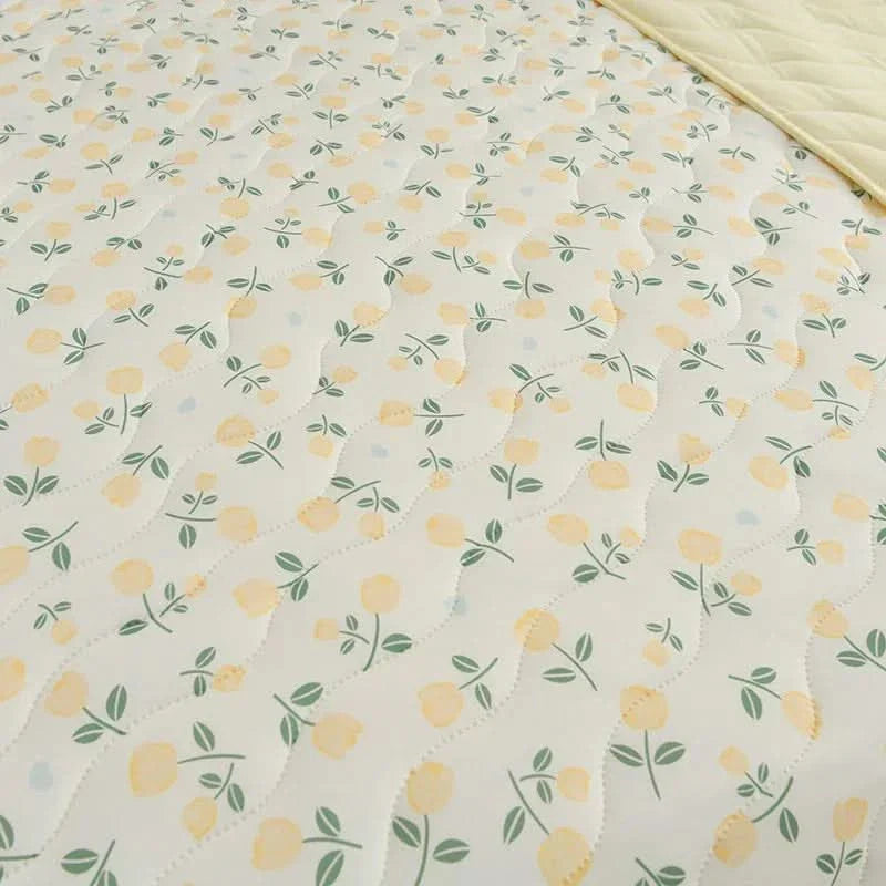 Soft and Breathable Floral Blanket for Summer Comfort