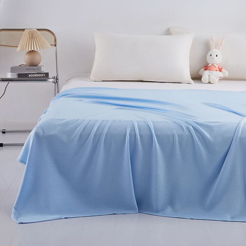 Lightweight Summer Quilt Made of Bamboo Fiber for Comfort
