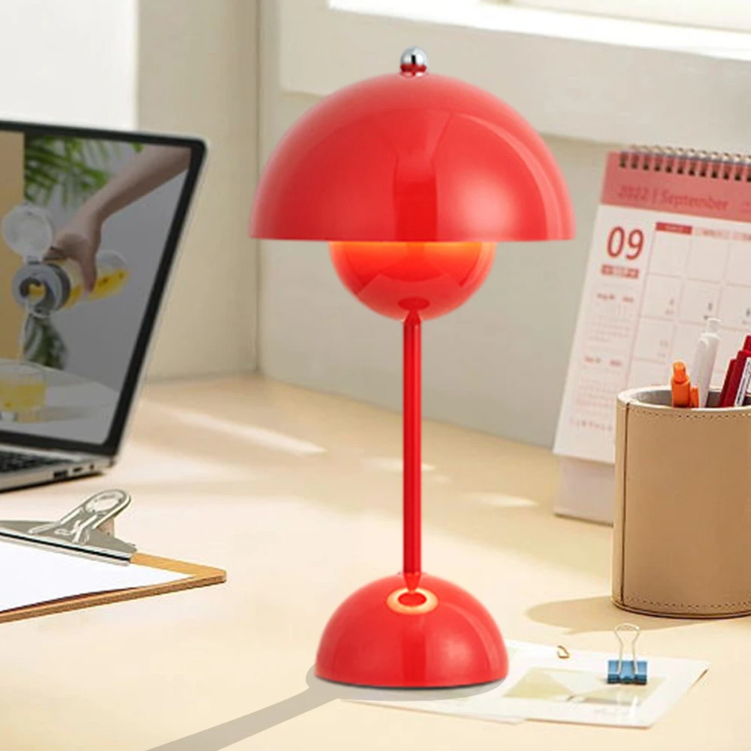 Rechargeable Touch-Controlled LED Table Lamp in Mushroom Shape