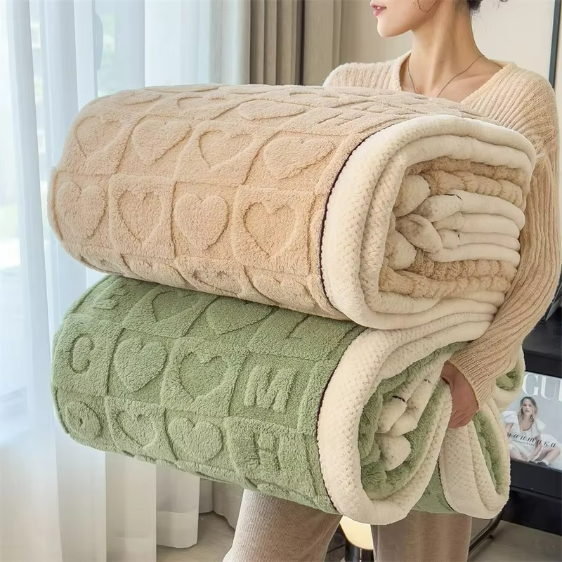 CozyComfort Fleece Blanket - Lightweight & Versatile