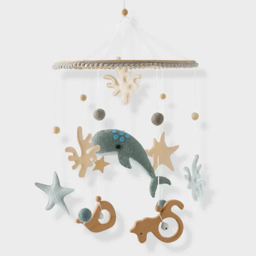 SereneDream Wooden Baby Mobile for a Tranquil Nursery
