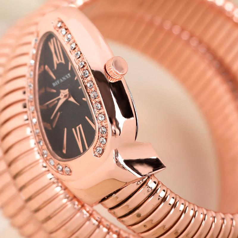 Sleek Serpentine Quartz Timepiece with Customizable Band