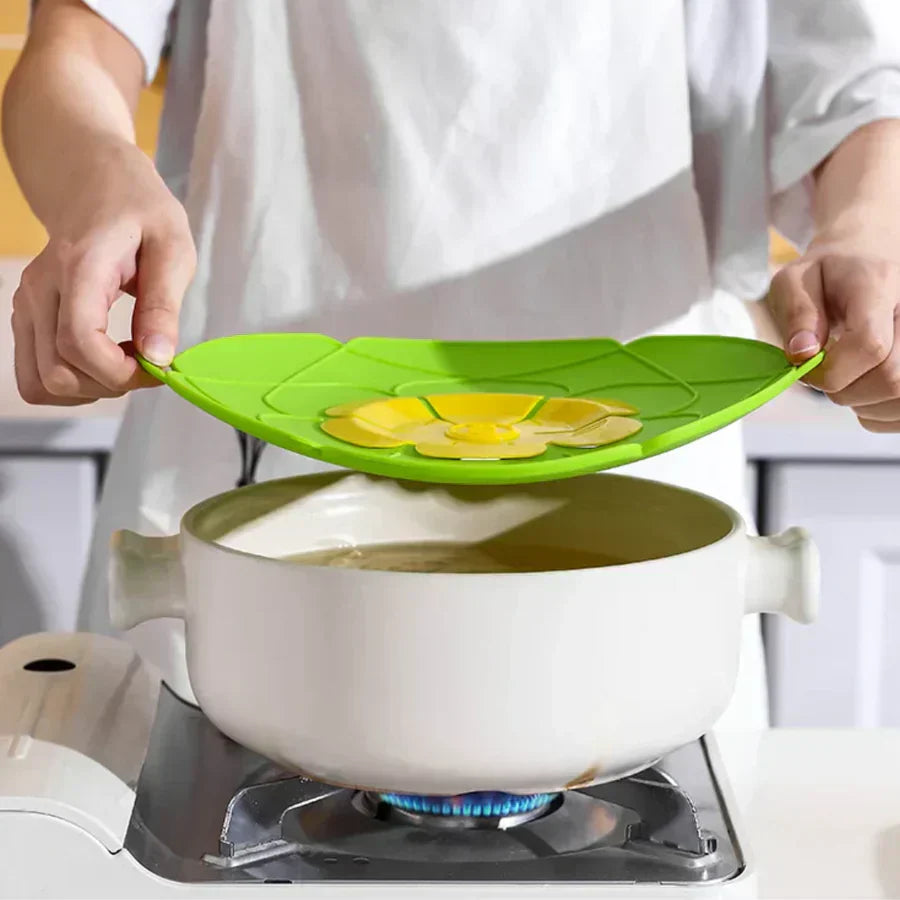 Silicone Lid Overflow Guard for Pots