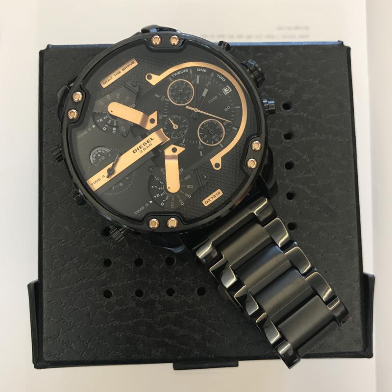 Elegant Stainless Steel Quartz Chronograph Watch for Men