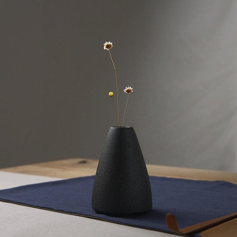 Elegant Black Ceramic Vase with Textured Finish, 15-30 cm