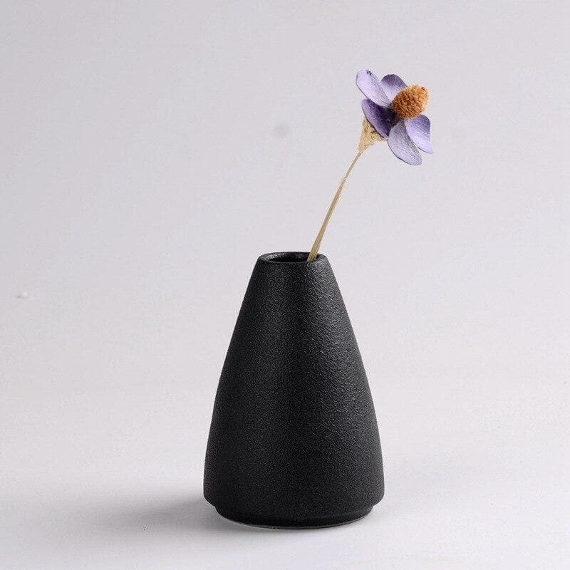 Elegant Black Ceramic Vase with Textured Finish, 15-30 cm