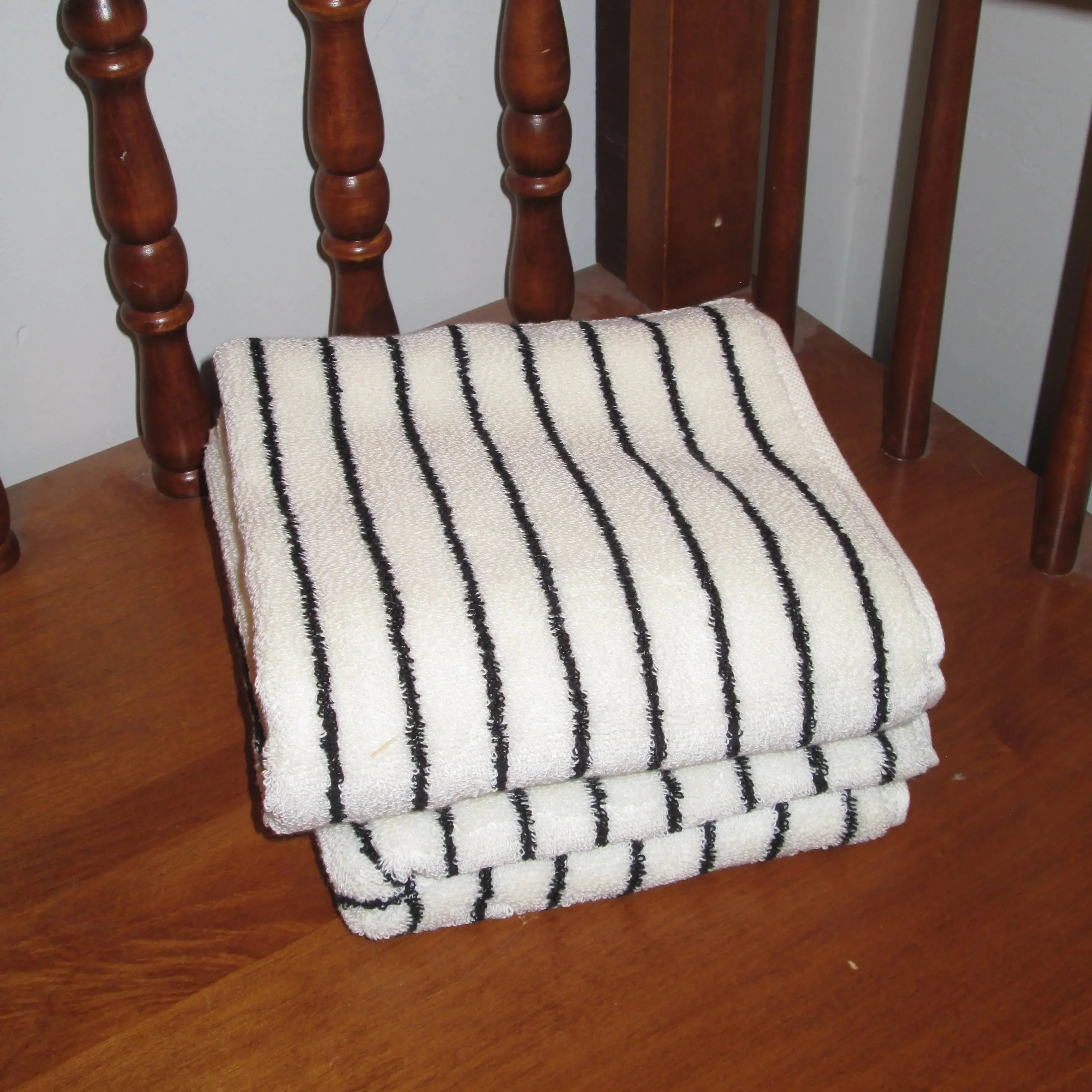 Quick-Dry Cotton Hand Towels with Stylish Stripes