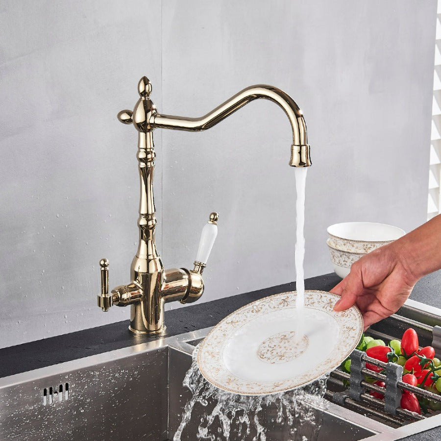 Elegant Kitchen Faucet with 360-Degree Rotating Spout and Sturdy Brass Build