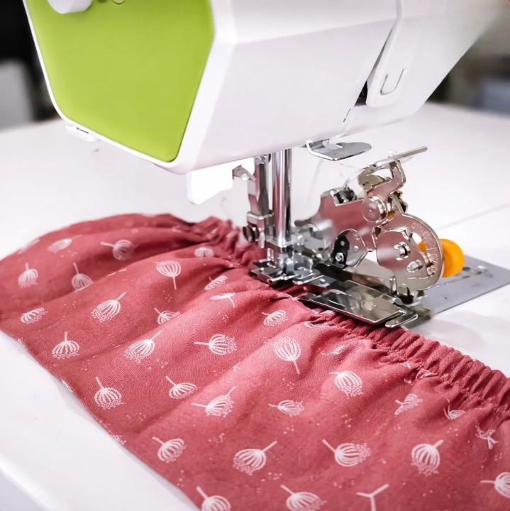 Adjustable Sewing Foot | Accurate Pleat Guide | Consistent Spacing
