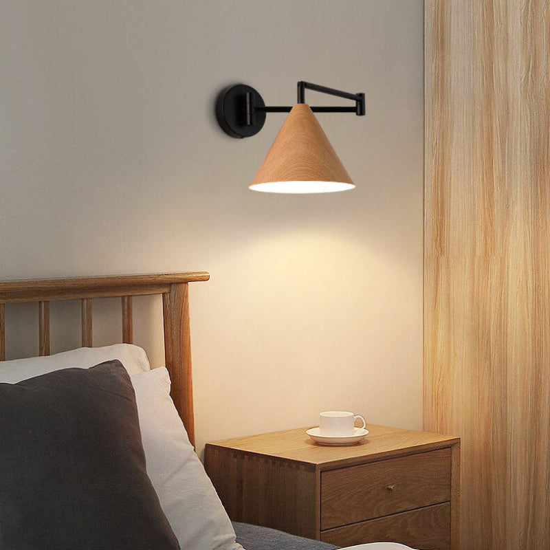 Versatile Wall Light with Adjustable Arm for Customized Illumination