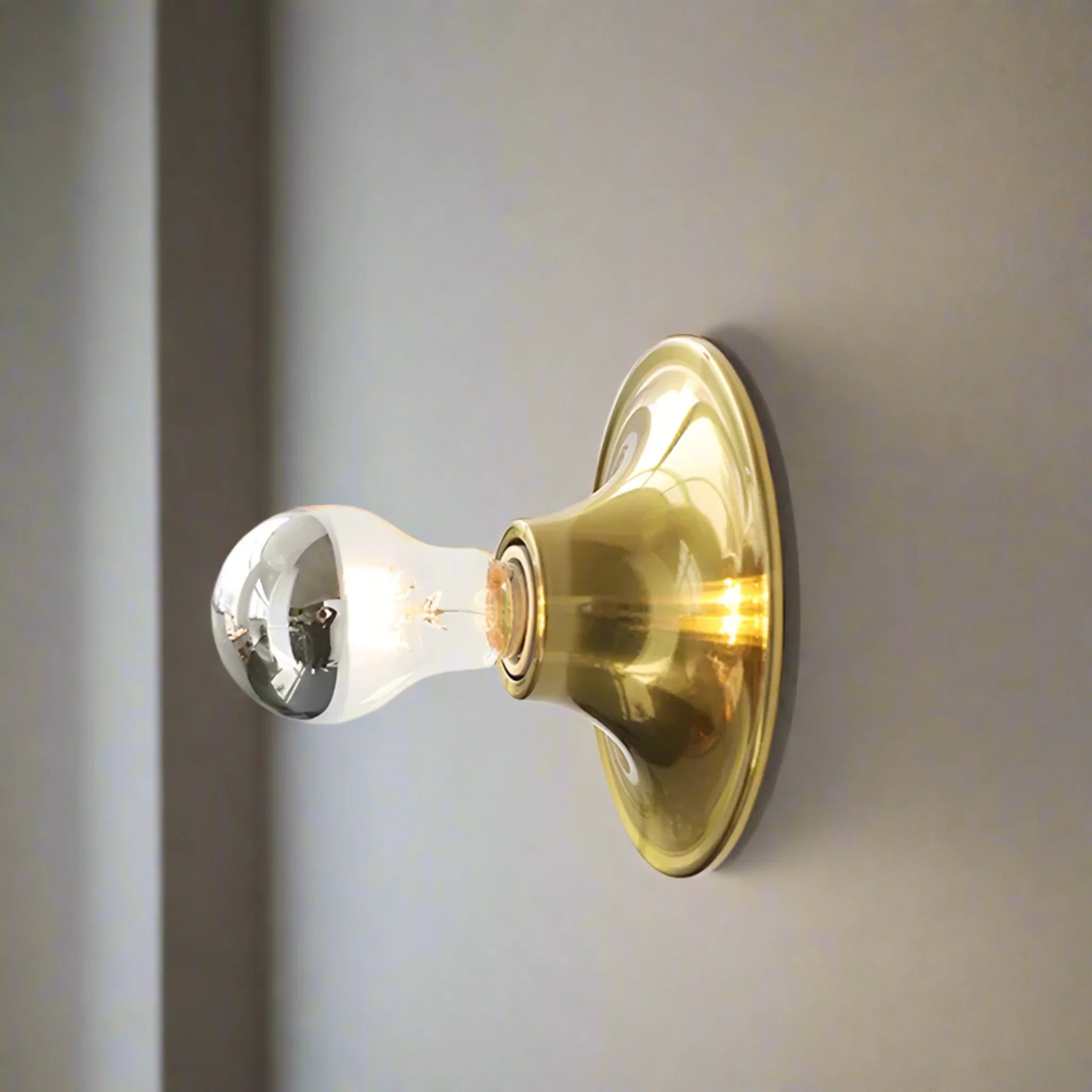 Stylish Metal Wall Light Fixture for Indoor Spaces