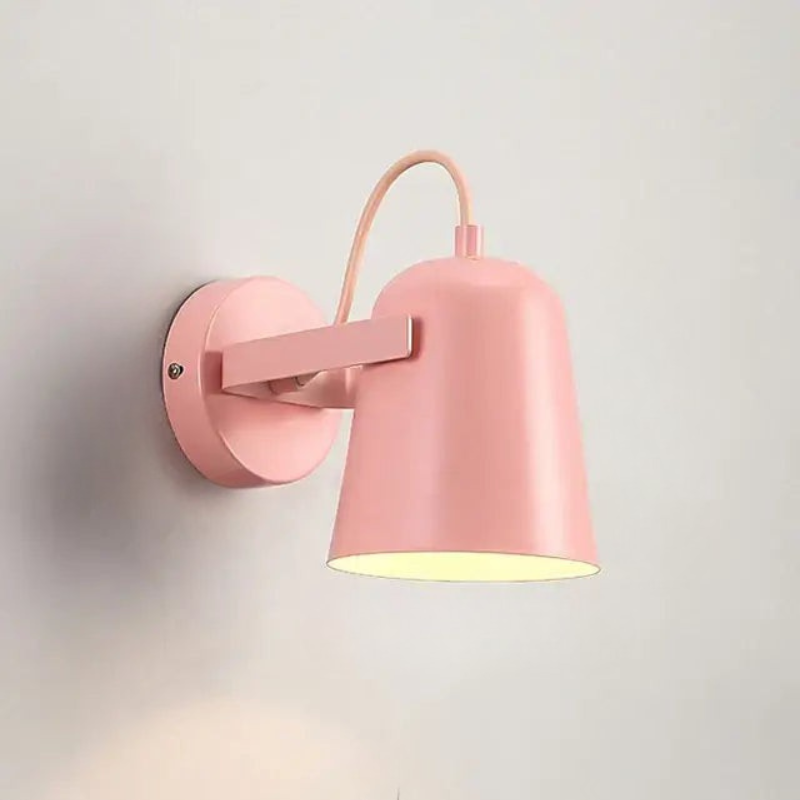 Adjustable Arm Metal Wall Light Fixture for Modern Spaces