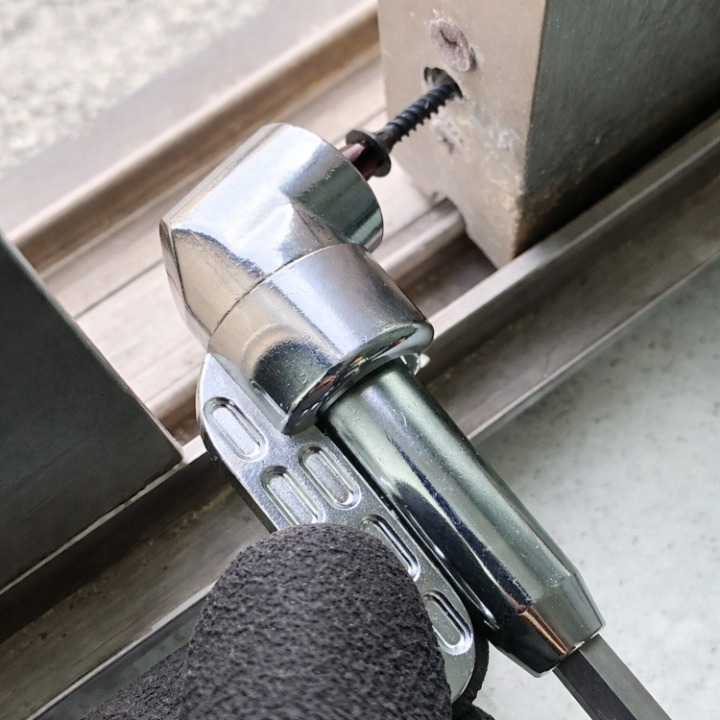 Angle Drill Adapter for Tight Spaces with Magnetic Bit Holder