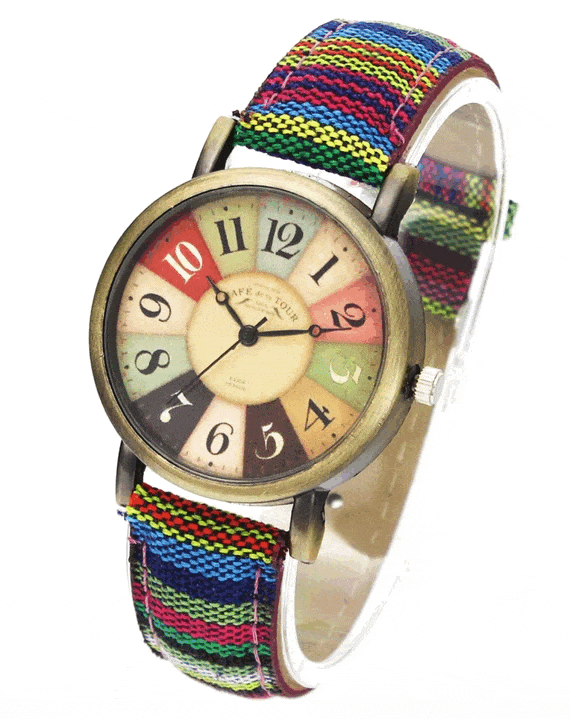 Vintage-Inspired Canvas Strap Watch for Creative Souls