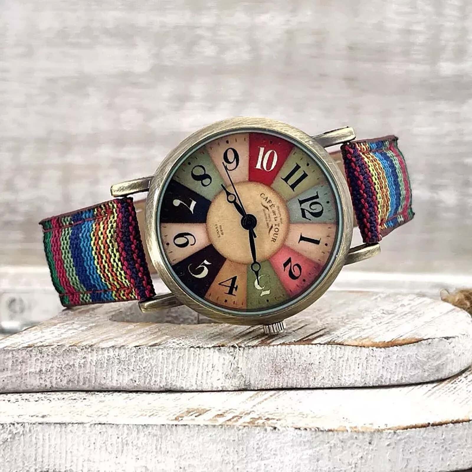 Vintage-Inspired Canvas Strap Watch for Creative Souls