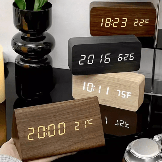 EchoCraft – Smart Wooden LED Clock for Stylish Living