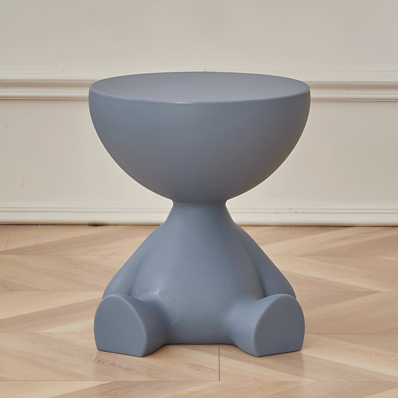 Chic Round Coffee Table for Modern Living Spaces