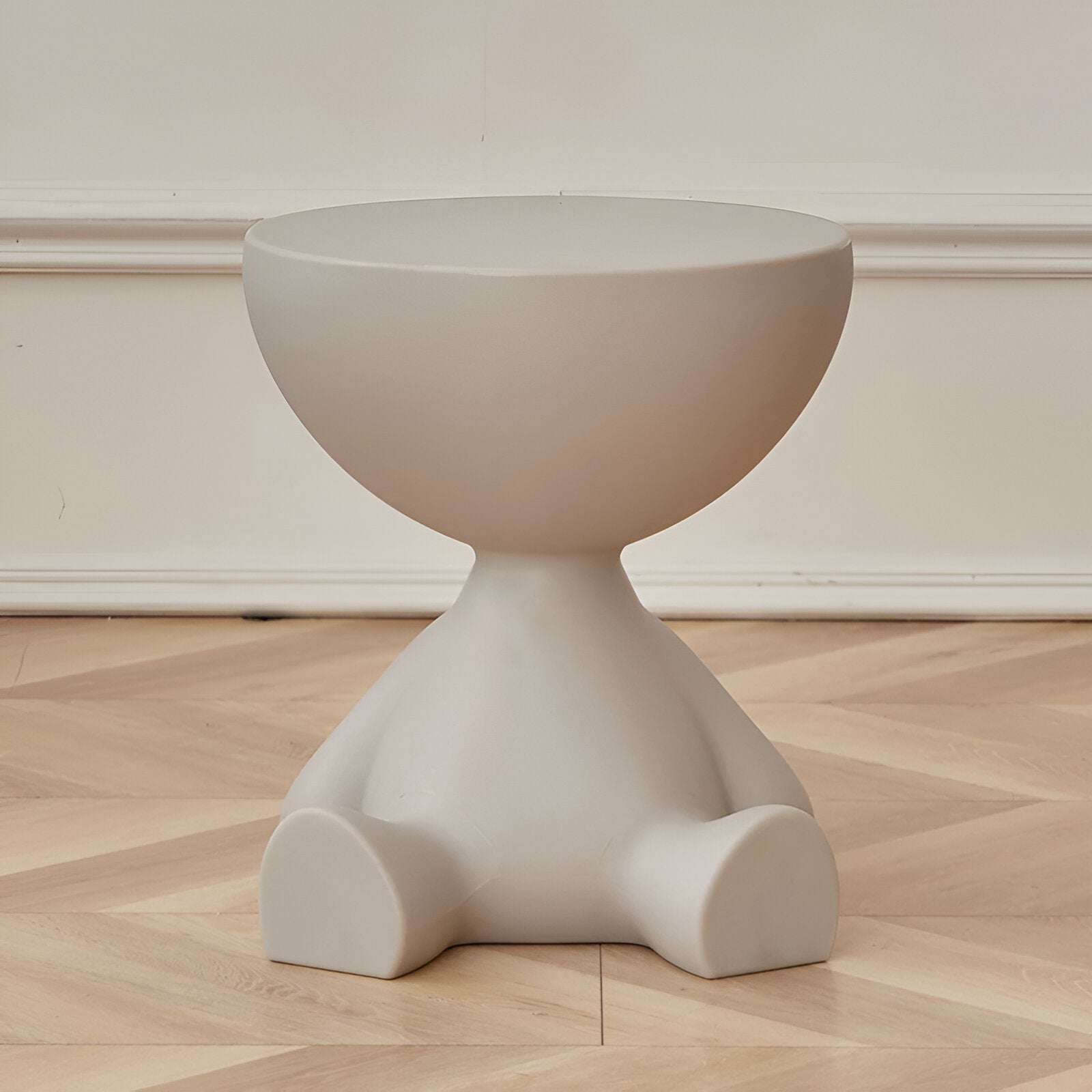 Chic Round Coffee Table for Modern Living Spaces