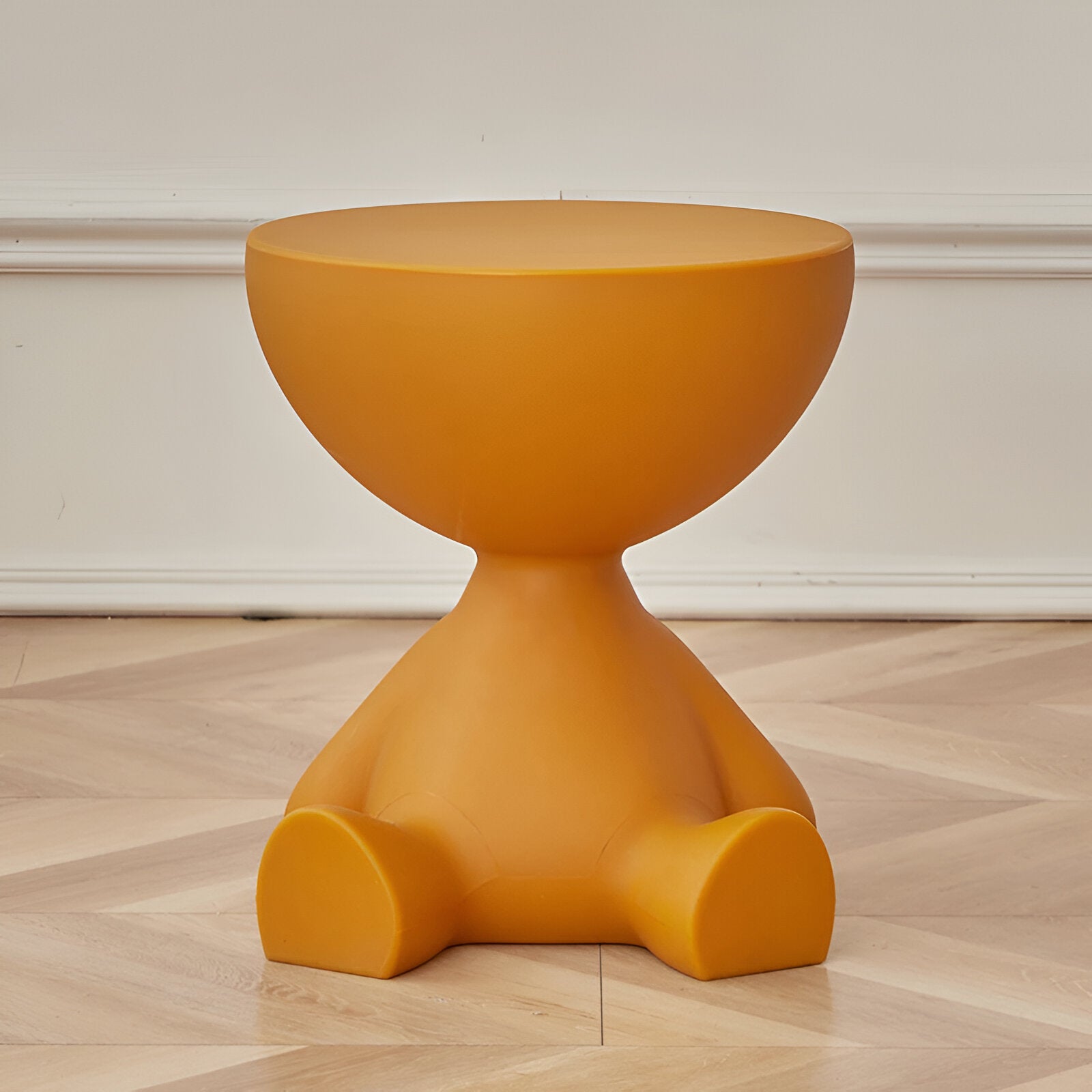 Chic Round Coffee Table for Modern Living Spaces