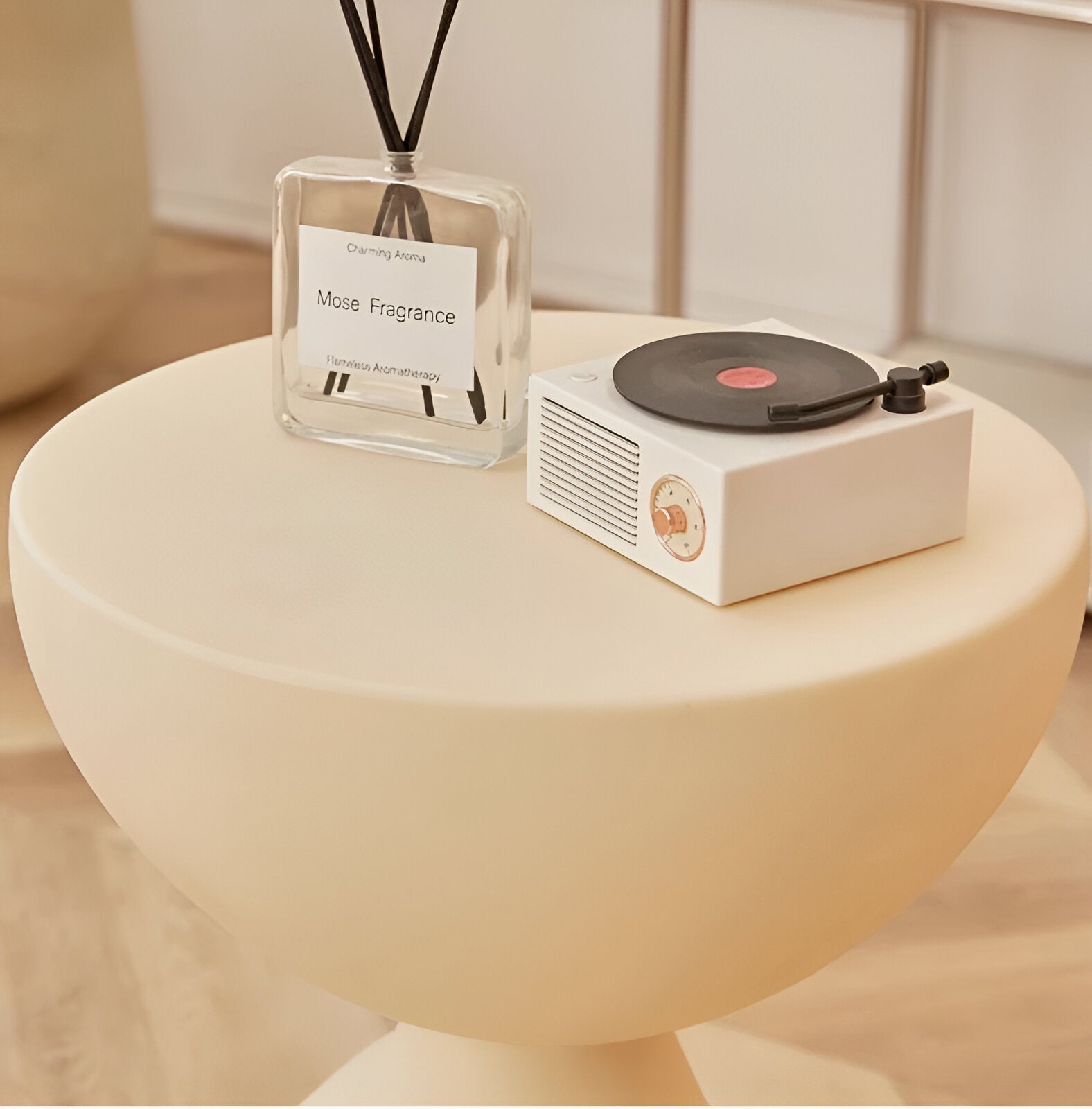 Chic Round Coffee Table for Modern Living Spaces
