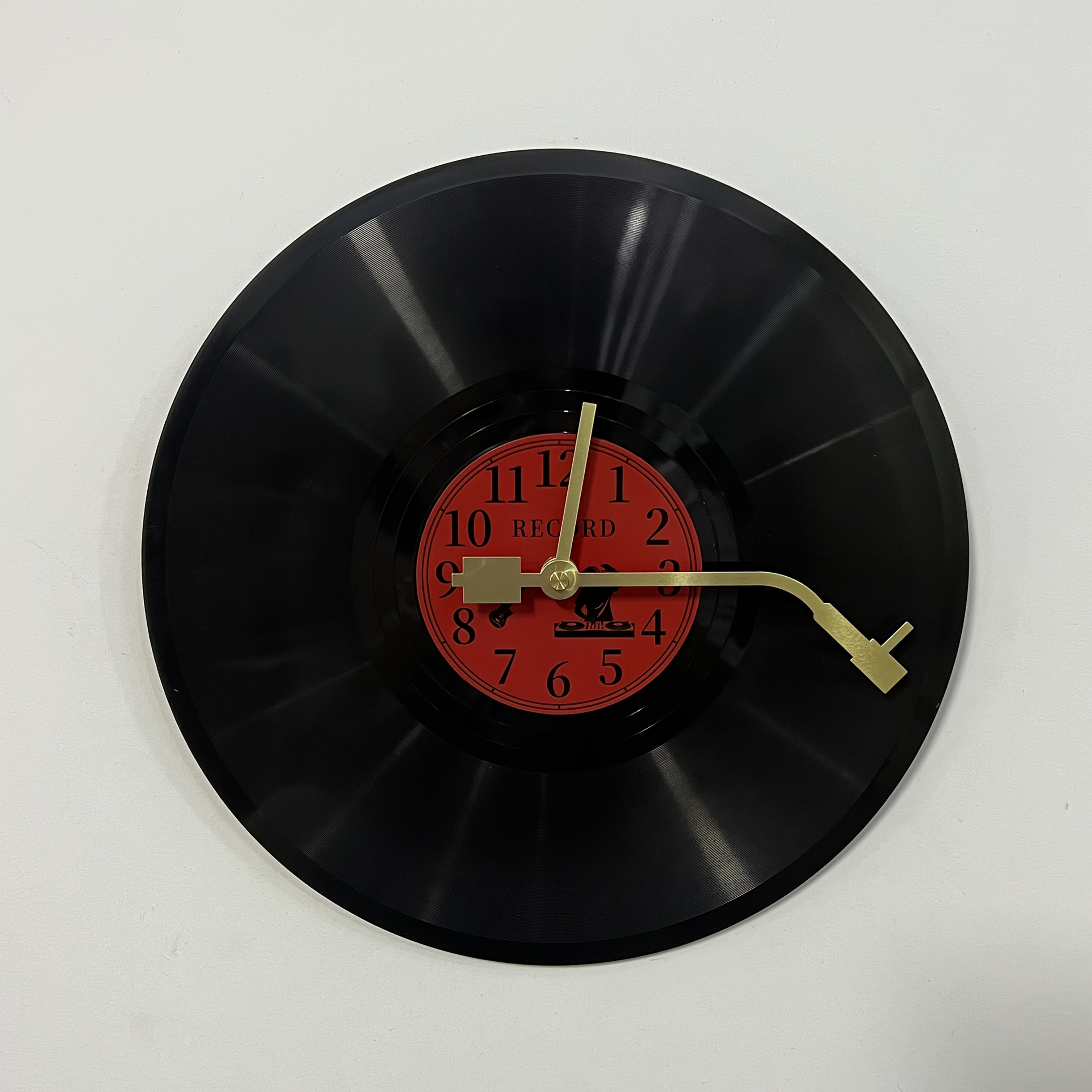 Classic Vinyl Record Wall Clock – Silent and Stylish Timepiece