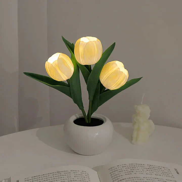 Tulip LED Desk Lamp in Ceramic Vase – Cozy Ambient Glow