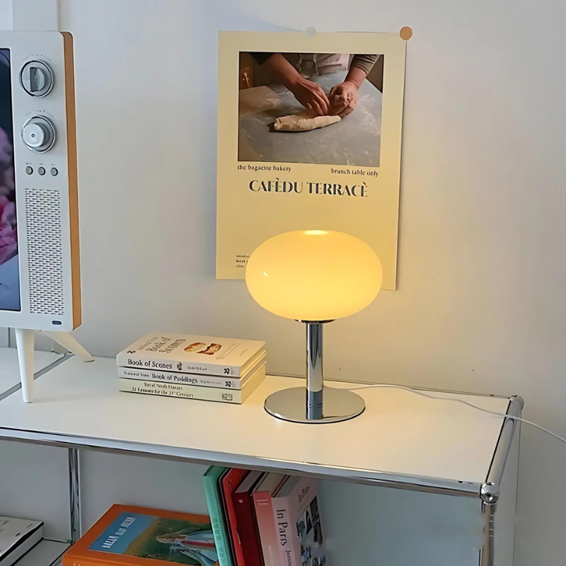CrystalGlamour | Stylish Table Lamp with Contemporary Design