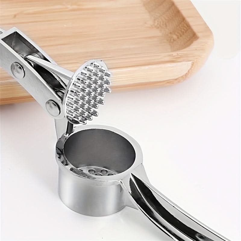 Garlic Crusher Tool – Heavy Duty Press for Efficient Mashing