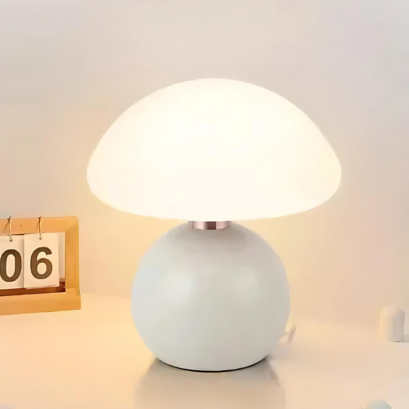 ClaudiLight | Stylish compact table lamp crafted from cream-colored ceramic