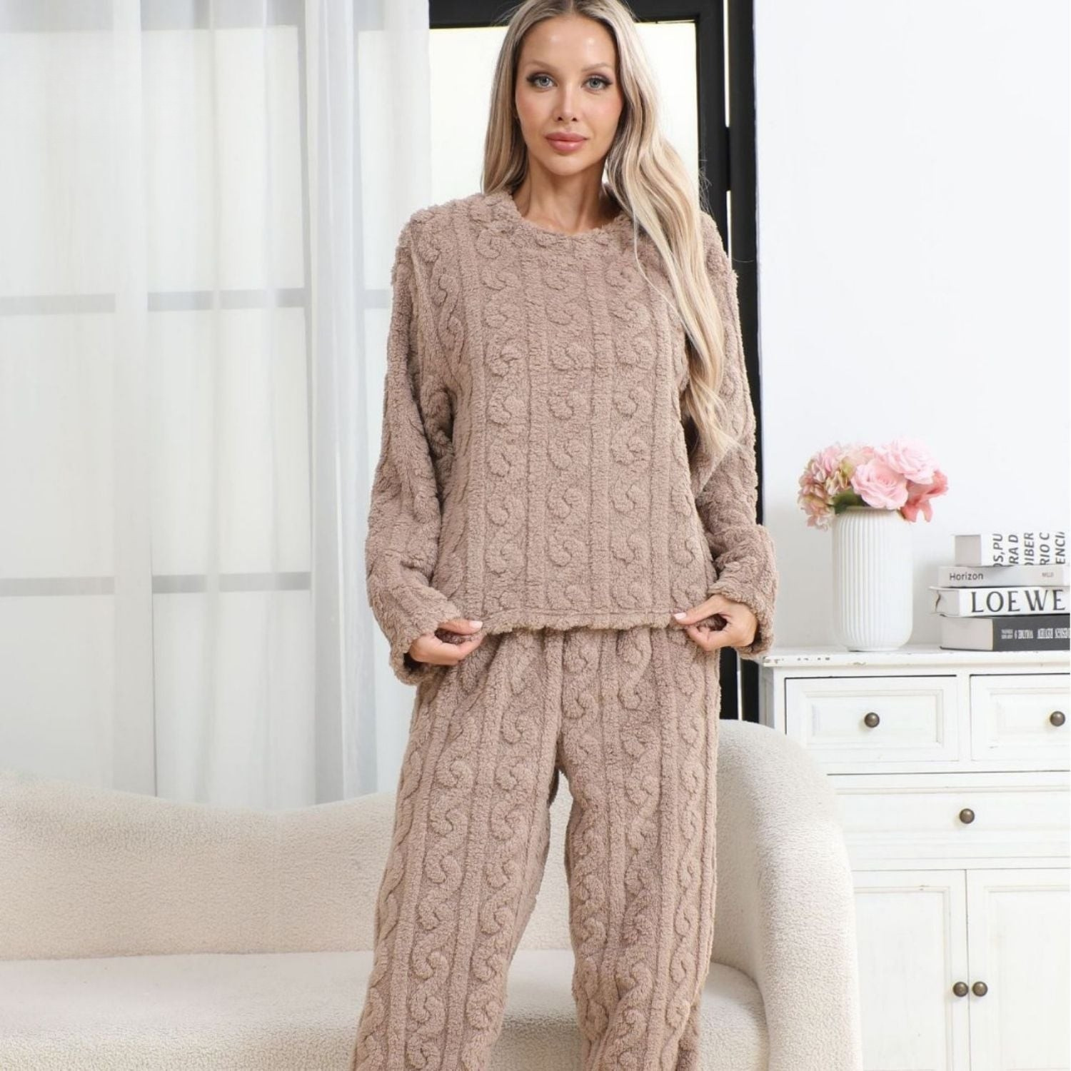 LuxeNest™ Lounge Set — Wrap Yourself in Lightweight Warmth and Cloud-Soft Freedom