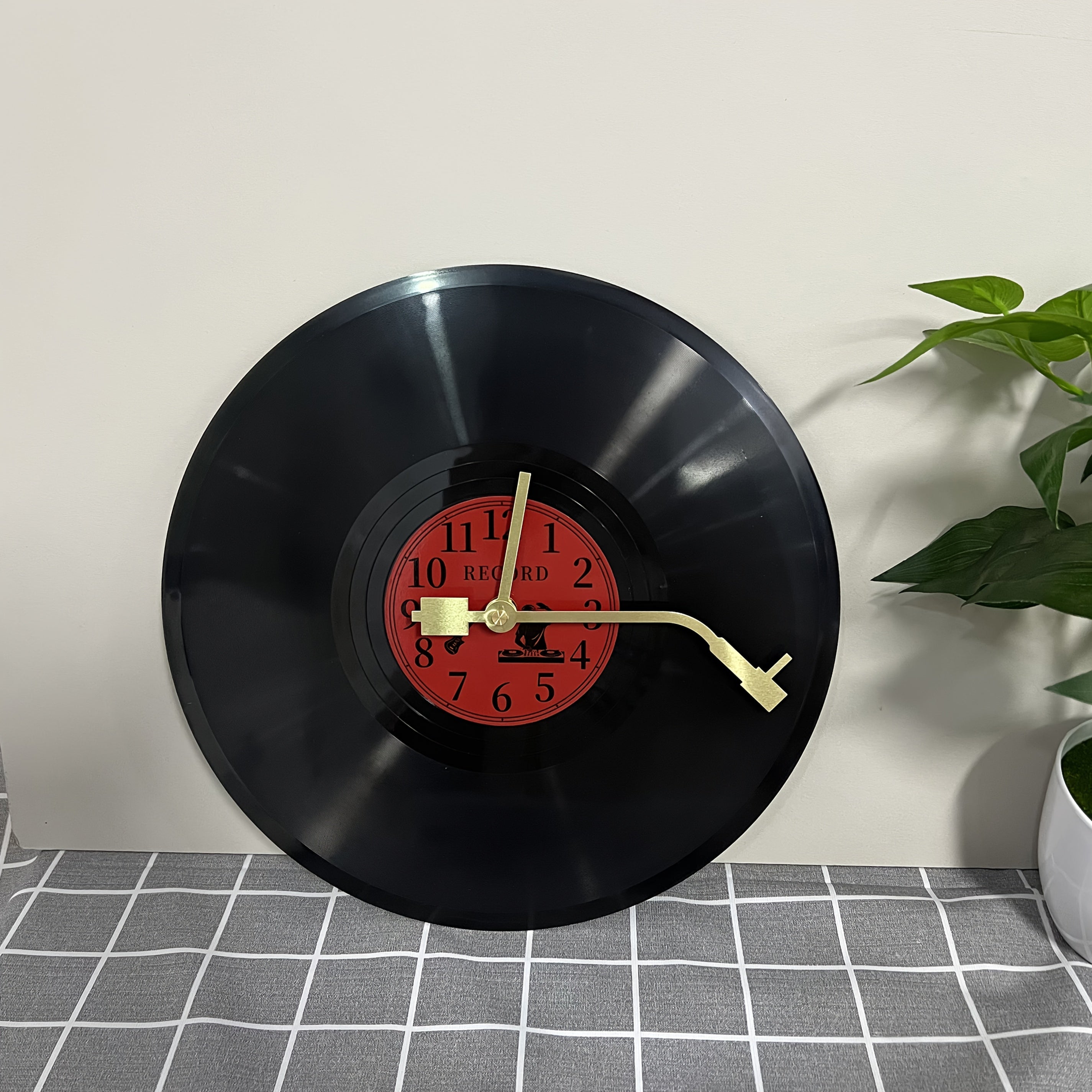Classic Vinyl Record Wall Clock – Silent and Stylish Timepiece